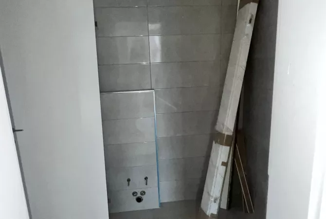 Shtepi me qera Apartament ne Tirane, 3+1, Mobilimi Bosh, pa mobiluar, Pagesa 1,300  Euro.