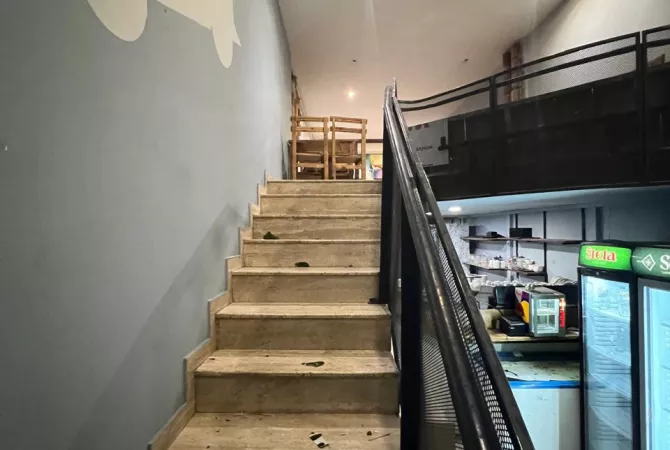 Ambient biznesi me qera 2+1 ne Tirane - 1,600 Euro