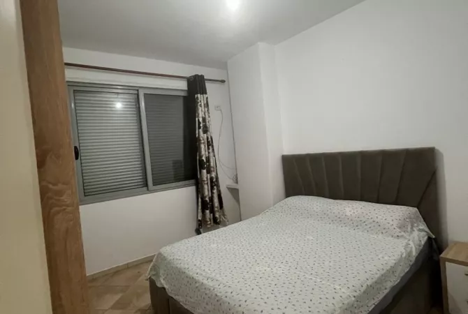 Shtepi me qera Apartament ne Tirane, 2+1, Mobilimi E mobiluar, Pagesa 450  Euro.