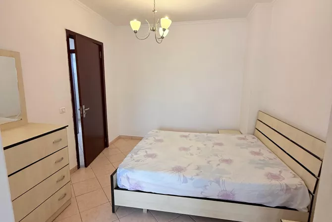 Shtepi ne shitje Apartament ne Tirane, 2+1, Mobilimi E mobiluar, Pagesa 125,000  Euro.