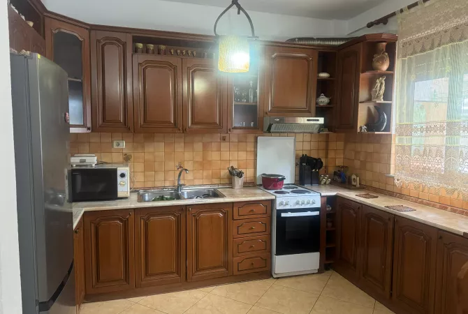 Shtepi ne shitje 2+1 ne Tirane - 170,000 Euro