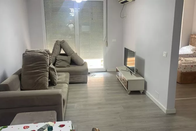 Shtepi me qera 2+1 ne Tirane - 45,000 Leke
