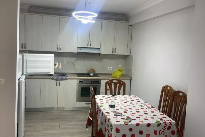 Shtepi me qera Apartament ne Tirane, 2+1, Mobilimi E mobiluar, Pagesa 45,000  Leke.