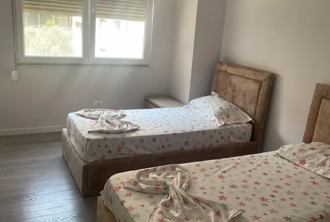 Shtepi me qera Apartament ne Tirane, 2+1, Mobilimi E mobiluar, Pagesa 45,000  Leke.