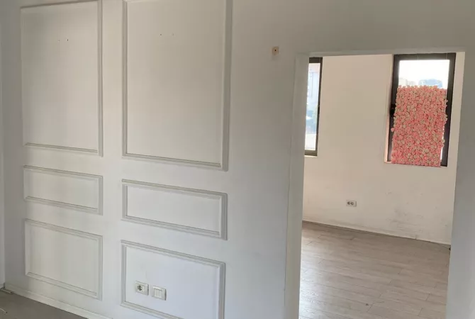 Ambient biznesi me qera 1+1 ne Tirane - 2,000 Euro