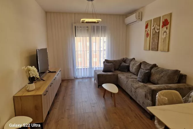 Shtepi me qera 1+1 ne Tirane - 45,000 Leke