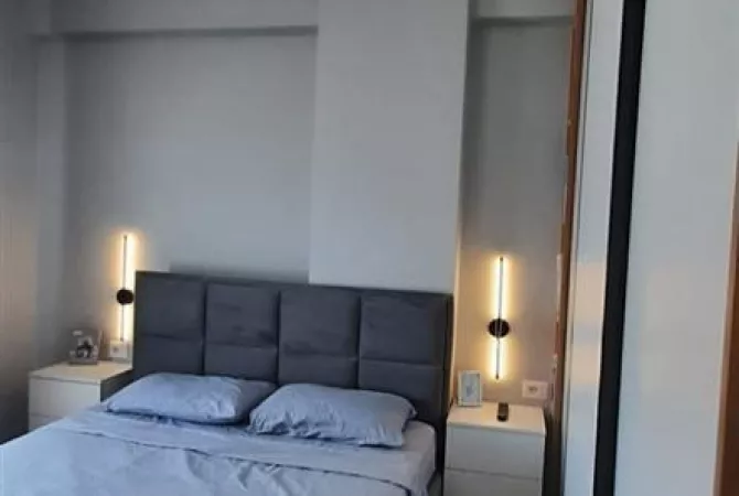 Shtepi ne shitje Apartament ne Tirane, 2+1, Mobilimi E mobiluar, Pagesa 100,000  Euro.