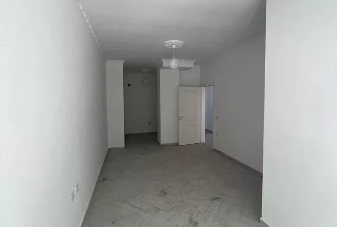 Ambient biznesi me qera 3+1 ne Tirane - 3,000 Euro