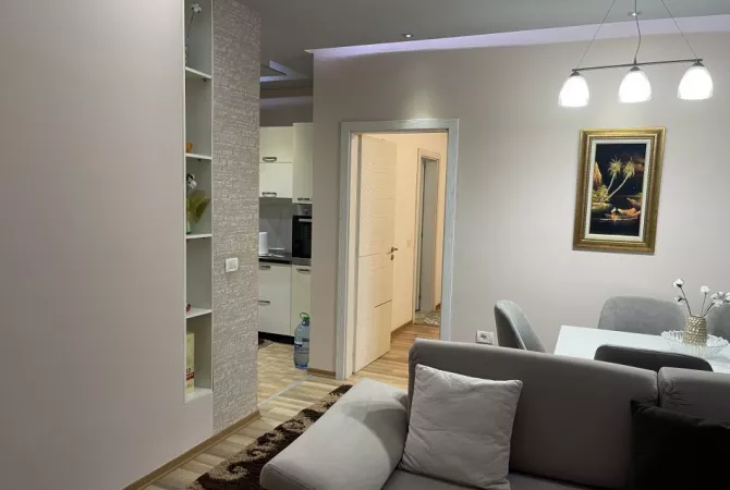 Shtepi me qera 2+1 ne Tirane - 55,000 Leke