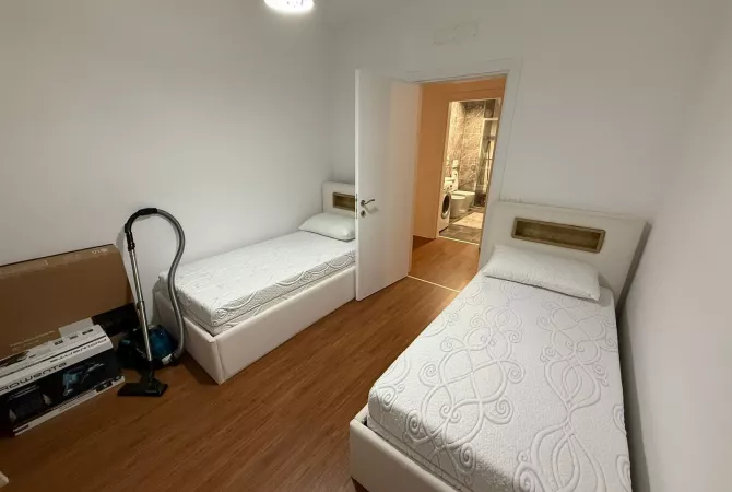 Shtepi me qera 2+1 ne Tirane - 750 Euro