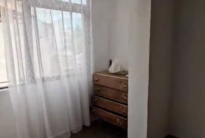 Shtepi ne shitje Apartament ne Tirane, 1+1, Mobilimi E mobiluar, Pagesa 122,000  Euro.