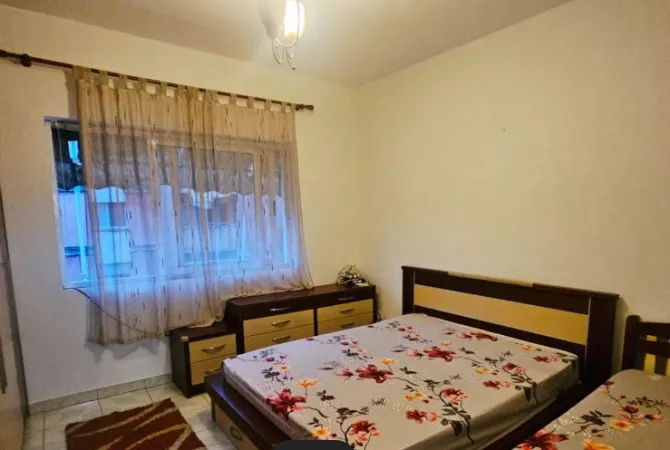 Shtepi me qera 1+1 ne Tirane - 40,000 Leke
