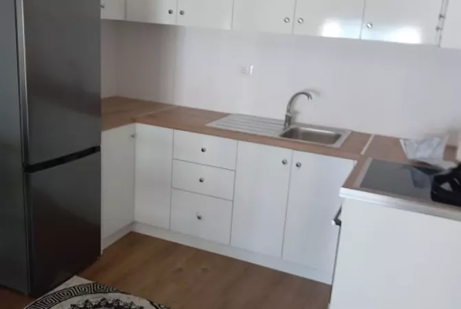 Shtepi me qera 1+1 ne Tirane - 38,000 Leke