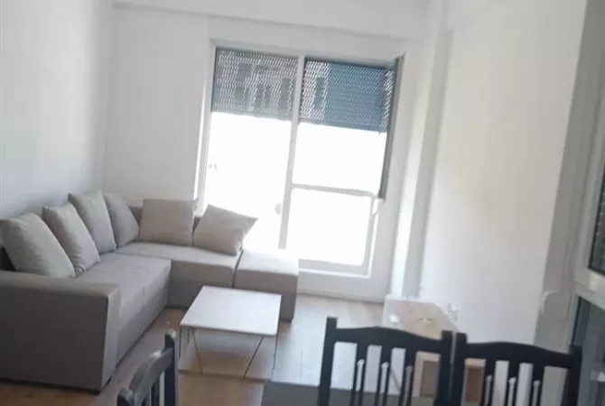 Shtepi me qera Apartament ne Tirane, 1+1, Mobilimi E mobiluar, Pagesa 38,000  Leke.