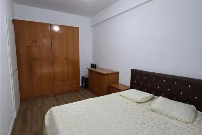 Shtepi me qera 1+1 ne Tirane - 38,000 Leke