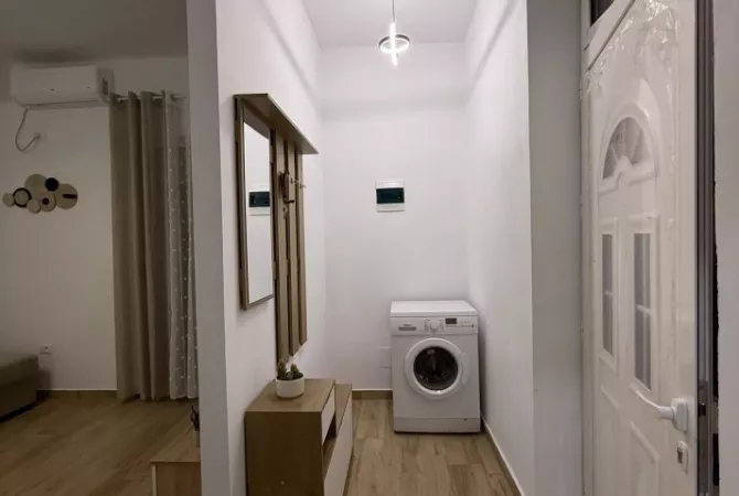 Shtepi me qera Shtepi Private ne Tirane, 1+1, Mobilimi E mobiluar, Pagesa 400  Euro.