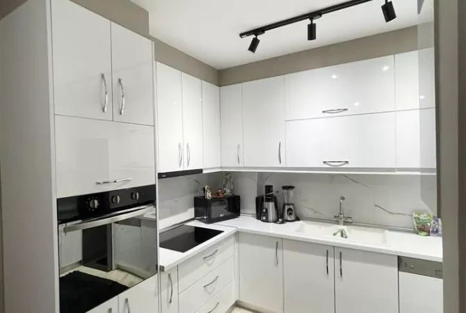 Shtepi ne shitje Apartament ne Tirane, 2+1, Mobilimi E mobiluar, Pagesa 139,000  Euro.