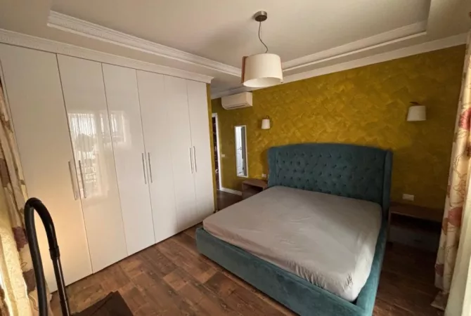 Shtepi me qera 3+1 ne Tirane - 1,800 Euro