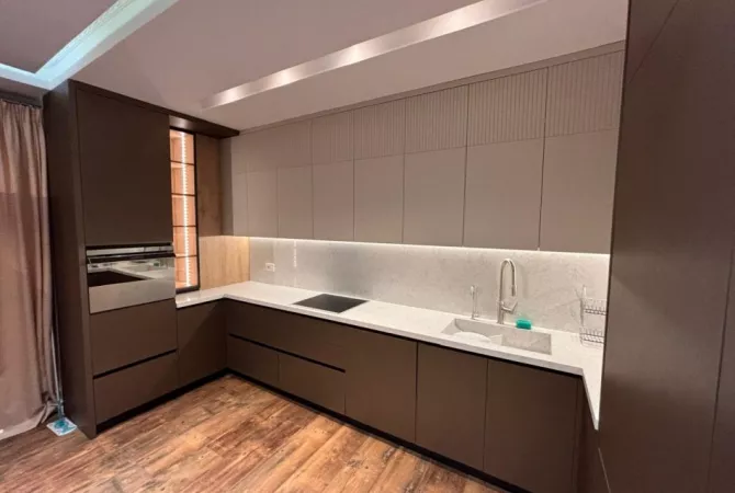 Shtepi me qera 3+1 ne Tirane - 1,800 Euro
