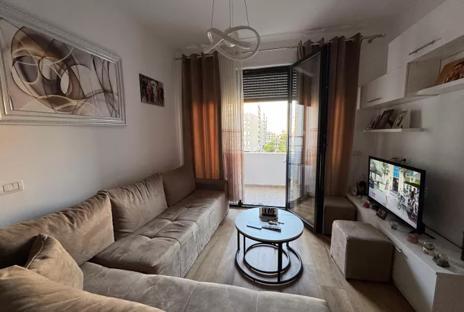 Shtepi ne shitje 2+1 ne Tirane - 155,000,000 Leke