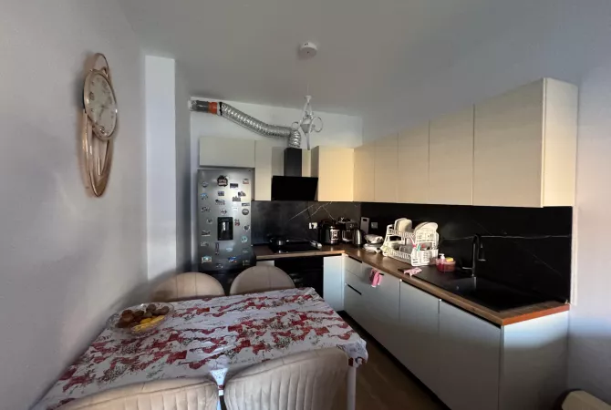 Shtepi ne shitje 2+1 ne Tirane - 155,000,000 Leke