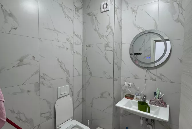 Shtepi ne shitje Apartament ne Tirane, 2+1, Mobilimi E mobiluar, Pagesa 155,000,000  Leke.