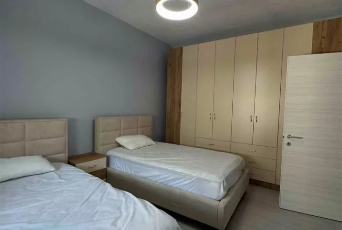 Shtepi me qera 2+1 ne Tirane - 80,000 Leke