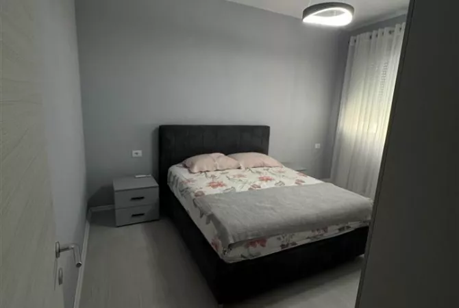 Shtepi me qera 2+1 ne Tirane - 80,000 Leke