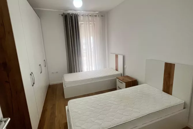 Shtepi me qera Apartament ne Tirane, 2+1, Mobilimi E mobiluar, Pagesa 700  Euro.