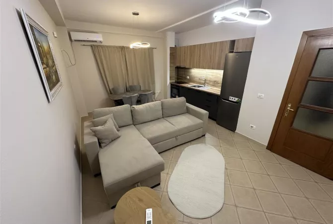 Shtepi me qera Apartament ne Tirane, 2+1, Mobilimi E mobiluar, Pagesa 55,000  Leke.