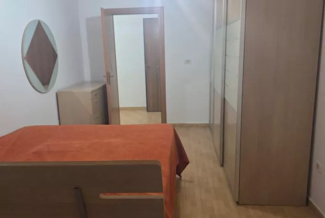 Shtepi me qera Apartament ne Tirane, 1+1, Mobilimi E mobiluar, Pagesa 800  Euro.