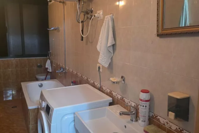 Shtepi me qera 1+1 ne Tirane - 800 Euro