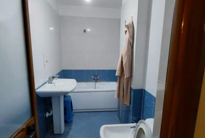 Shtepi me qera 2+1 ne Tirane - 45,000 Leke