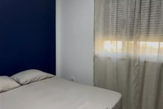 Shtepi me qera 2+1 ne Tirane - 54,000 Leke