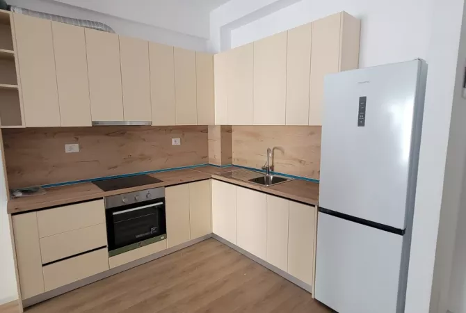 Shtepi me qera 1+1 ne Tirane - 40,000 Leke