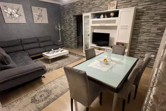 Shtepi me qera 1+1 ne Tirane - 45,000 Leke