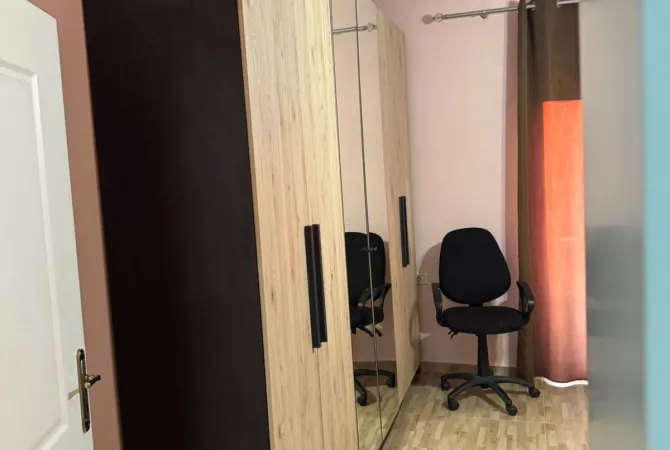 Shtepi me qera Shtepi Private ne Tirane, 2+1, Mobilimi E mobiluar, Pagesa 400  Euro.