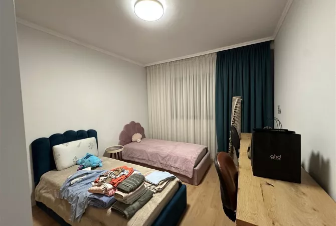 Shtepi me qera 2+1 ne Tirane - 1,350 Euro