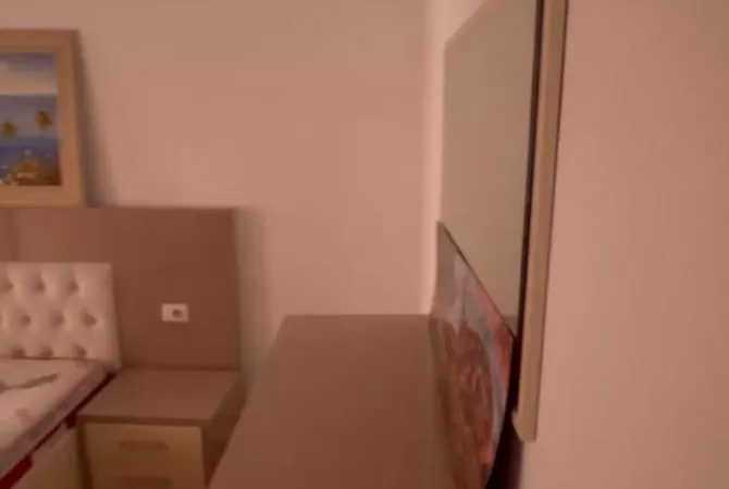 Shtepi me qera Apartament ne Tirane, 1+1, Mobilimi E mobiluar, Pagesa 550  Euro.