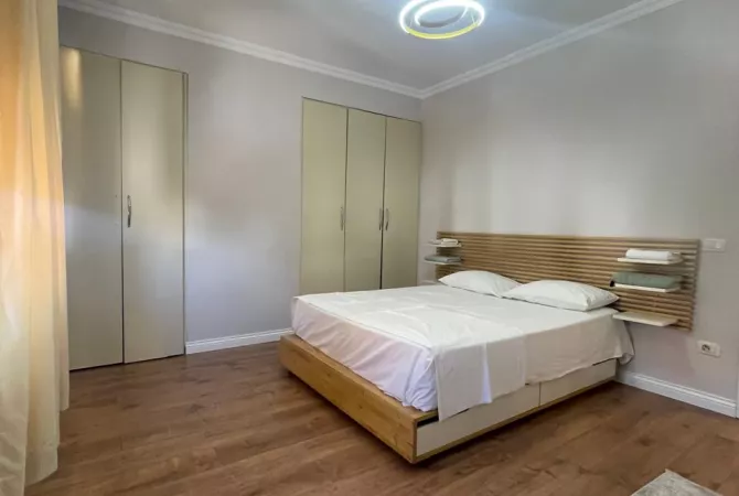 Shtepi me qera 2+1 ne Tirane - 700 Euro