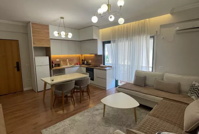 Shtepi me qera 2+1 ne Tirane - 700 Euro
