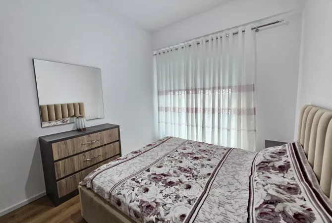 Shtepi me qera Apartament ne Tirane, 1+1, Mobilimi E mobiluar, Pagesa 450  Euro.