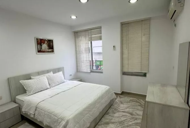 Shtepi me qera Apartament ne Tirane, 1+1, Mobilimi E mobiluar, Pagesa 50,000  Leke.