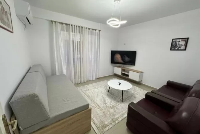 Shtepi me qera 1+1 ne Tirane - 50,000 Leke