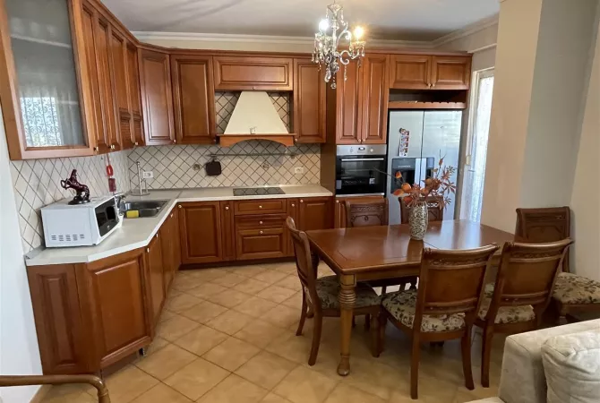 Casa in affitto 2+1 a Tirana - 1,000 Euro