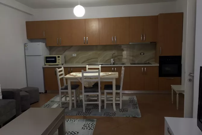 Shtepi me qera 1+1 ne Tirane - 370 Euro