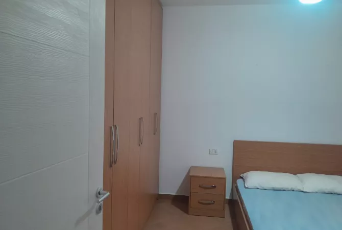 Shtepi me qera Apartament ne Tirane, 1+1, Mobilimi E mobiluar, Pagesa 370  Euro.