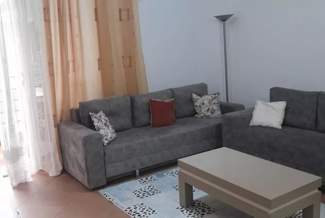 Shtepi me qera 1+1 ne Tirane - 370 Euro