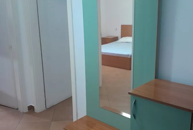 Shtepi me qera Apartament ne Tirane, 1+1, Mobilimi E mobiluar, Pagesa 370  Euro.