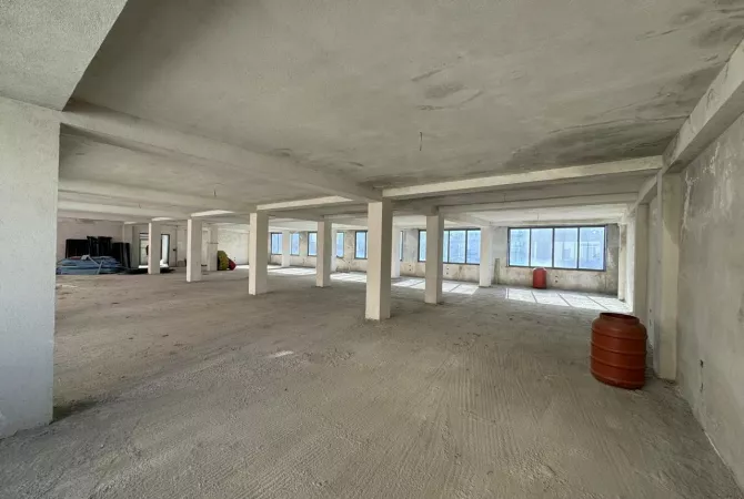 Business Property for Rent 3+1 in Tirana - 1,500 Euro